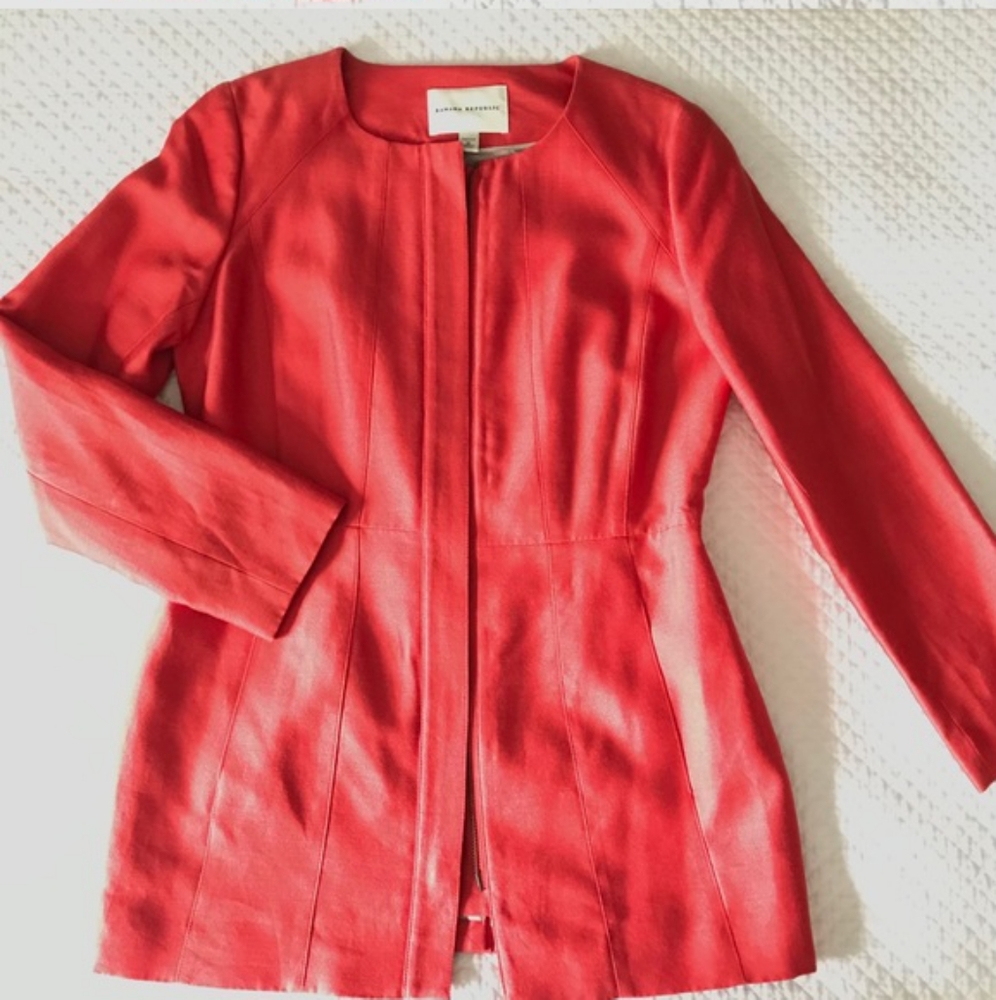 Colllarless coat